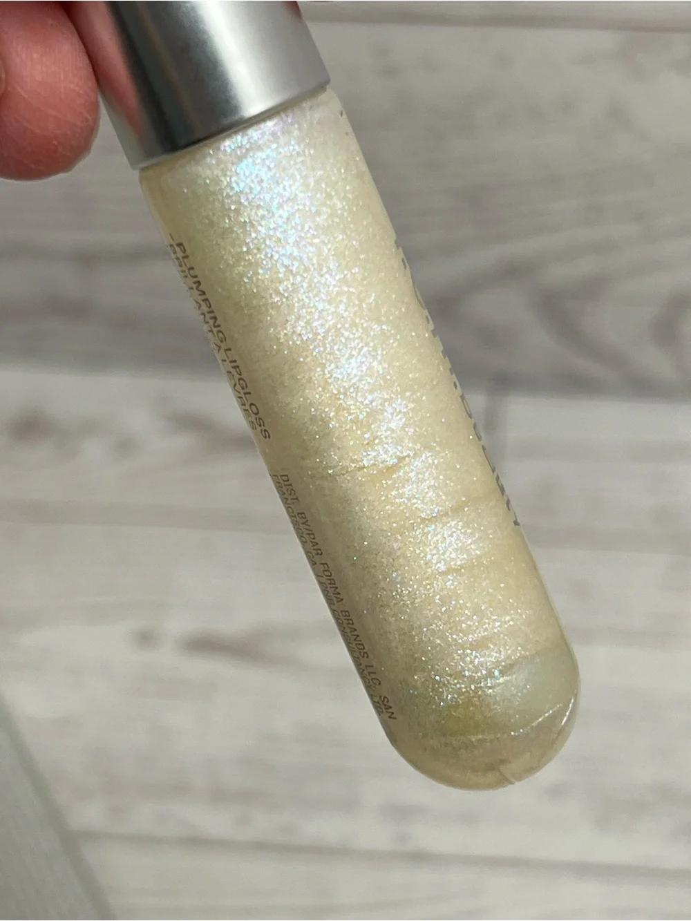 REM Beauty Shimmery Lipgloss - Jelly Sandles